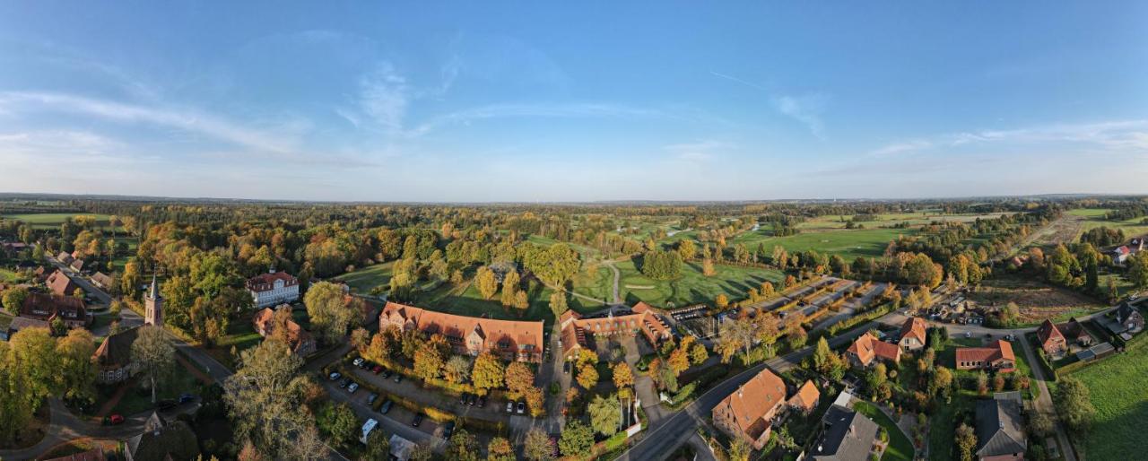 Schloss Ludersburg Golf & Spa Luedersburg Exterior photo